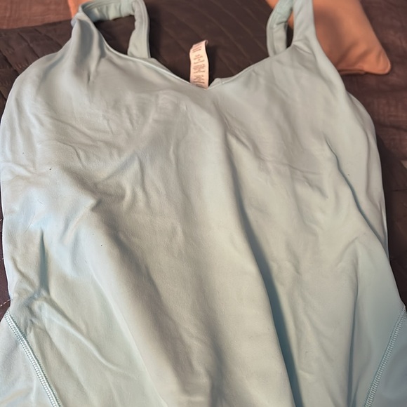 Lululemon 3 piece set. Size 2. Crop top leggings and tank top - Picture 3 of 4